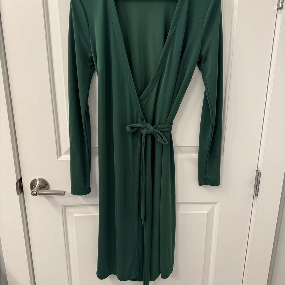 Ann Taylor Deep Green Long Sleeve Dress Size 4 - so comfy and pretty on